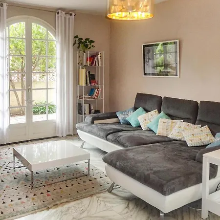 Nice Home In Agde With 4 Bedrooms, Wifi And Private Swimming Pool * Агд