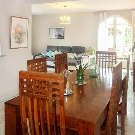 Nice Home In Agde With 4 Bedrooms, Wifi And Private Swimming Pool *